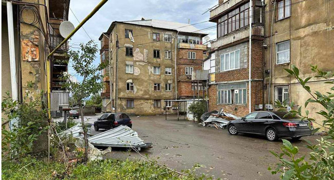 დაზიანებული გზები, ავტომობილები და სახლები – სტიქია კახეთში