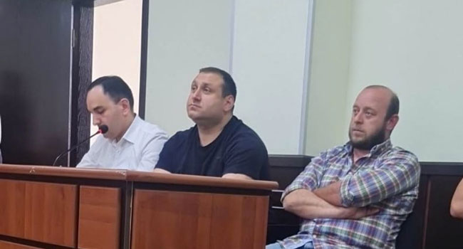 “მტკიცებულებები ვერ წარმოადგინეს”- ენმ-ს წევრების  სასამართლო პროცესი გადაიდო