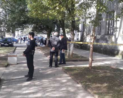გაზეთ „ალიონის“ რედაქციის ოფისში ხანძრის გაჩენის მიზნით გარკვეულ სითხეს ცეცხლი წაუკიდეს