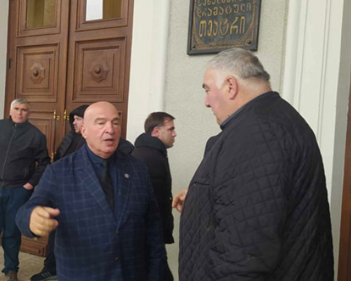 ოზურგეთში “ქართული ოცნების” პარტიული კონფერენცია მიმდინარეობს
