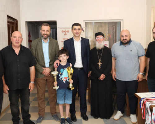 გიორგი ურუშაძე ჭადრაკში ორგზის საქართველოს ჩემპიონს შეხვდა