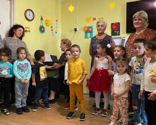 მთისპირის საბავშვო ბაღში სიმღერის გაკვეთილები ამიერიდან ინსტრუმენტის თანხლებით ჩატარდება