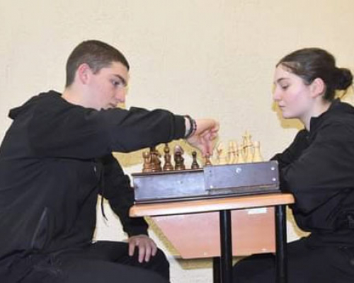 კადეტთა ლიცეუმის პრიზიორთა შორის სამტრედიელი ვაჟა კაშიაა