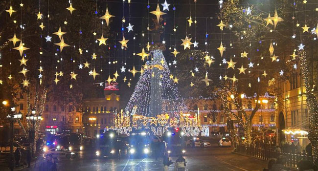 პრეზიდენტი სალომე ზურაბიშვილი უკვე რუსთაველზეა