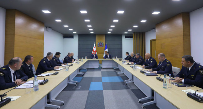 თათბირი შსს-ში  – რა განიხილა მინისტრმა მთავარი სამმართველოების უფროსებთან