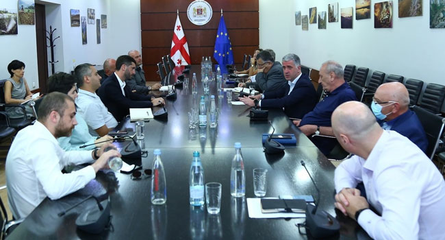 “გადამწყვეტია ღონისძიებები”- მინისტრი თხილის სექტორის წარმომადგენლებს შეხვდა